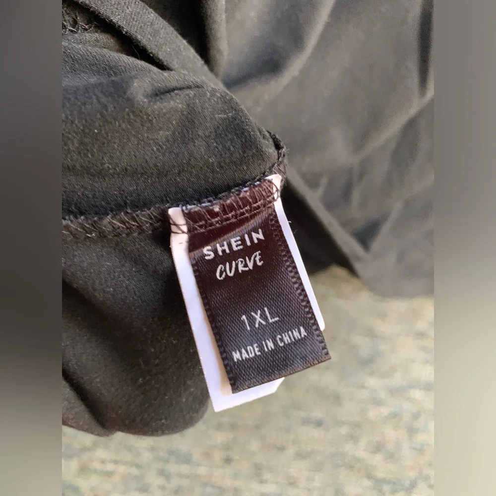 SHEIN CURVE Women’s Short Sleeve Shirt Black Size 1X - Picture 5 of 6